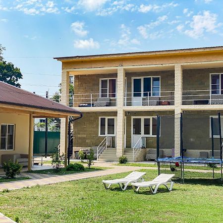 Guest House Harmony Pizunda Bagian luar foto