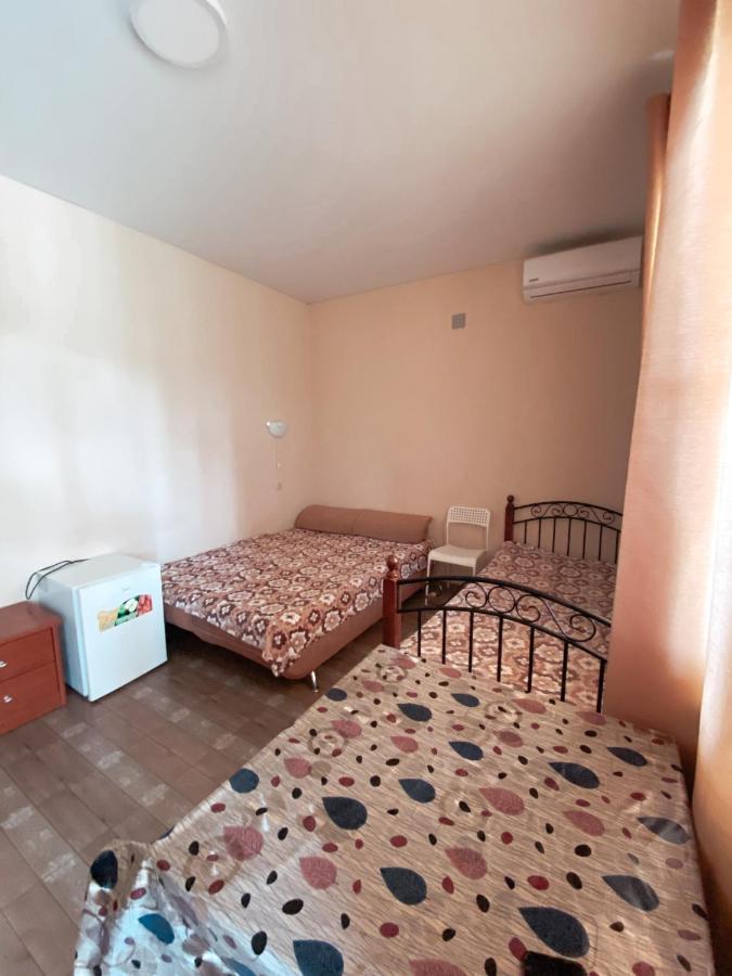 Guest House Harmony Pizunda Bagian luar foto