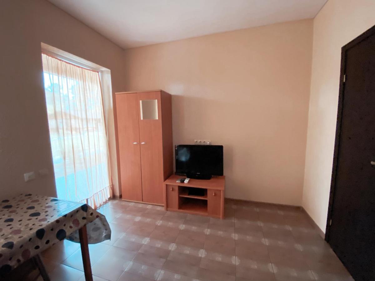 Guest House Harmony Pizunda Bagian luar foto