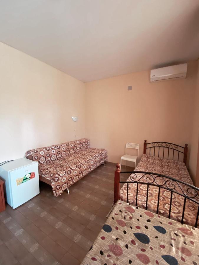 Guest House Harmony Pizunda Bagian luar foto