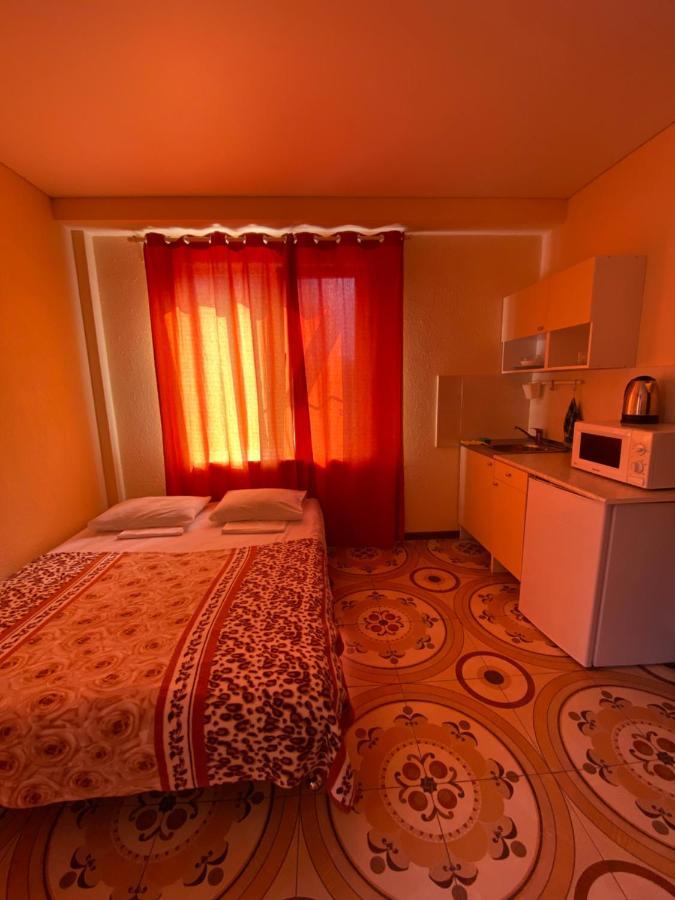 Guest House Harmony Pizunda Bagian luar foto
