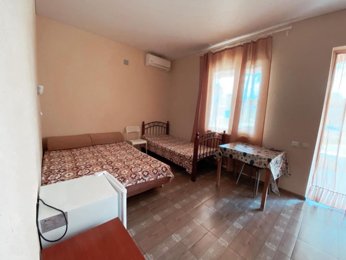 Guest House Harmony Pizunda Bagian luar foto
