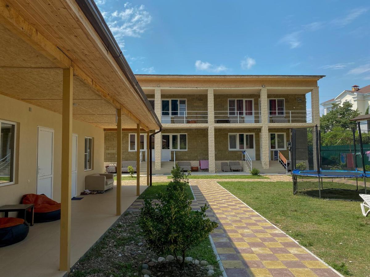 Guest House Harmony Pizunda Bagian luar foto