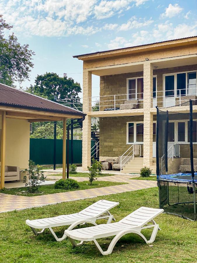 Guest House Harmony Pizunda Bagian luar foto