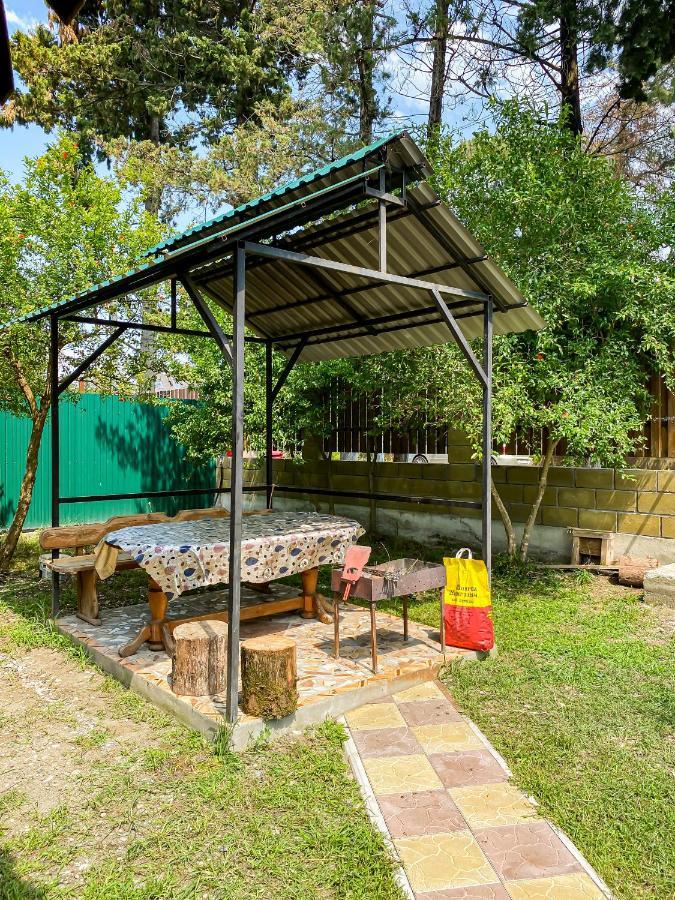 Guest House Harmony Pizunda Bagian luar foto