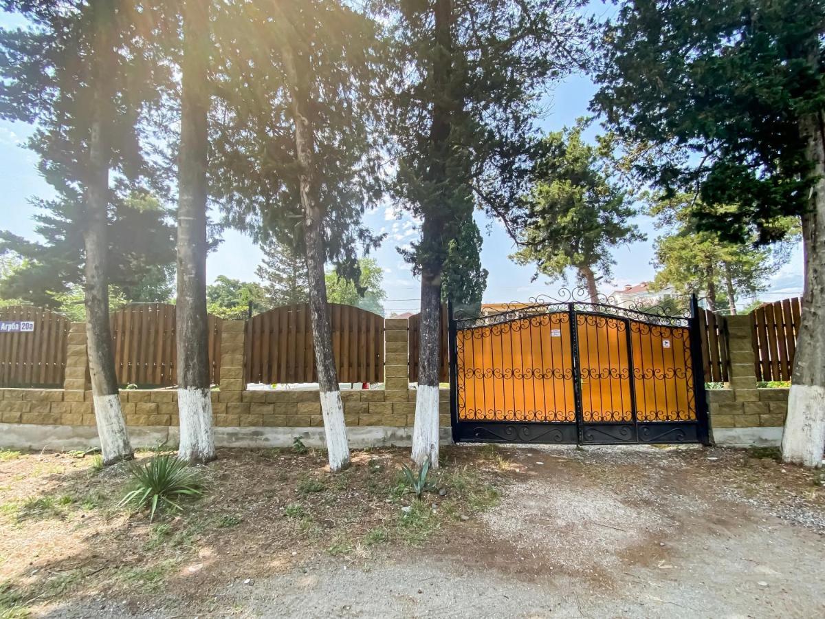 Guest House Harmony Pizunda Bagian luar foto